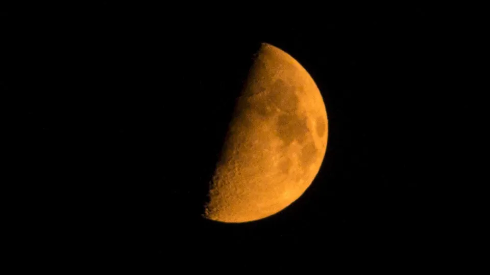 Eclipse total da Lua será visível no Brasil na madrugada desta sexta